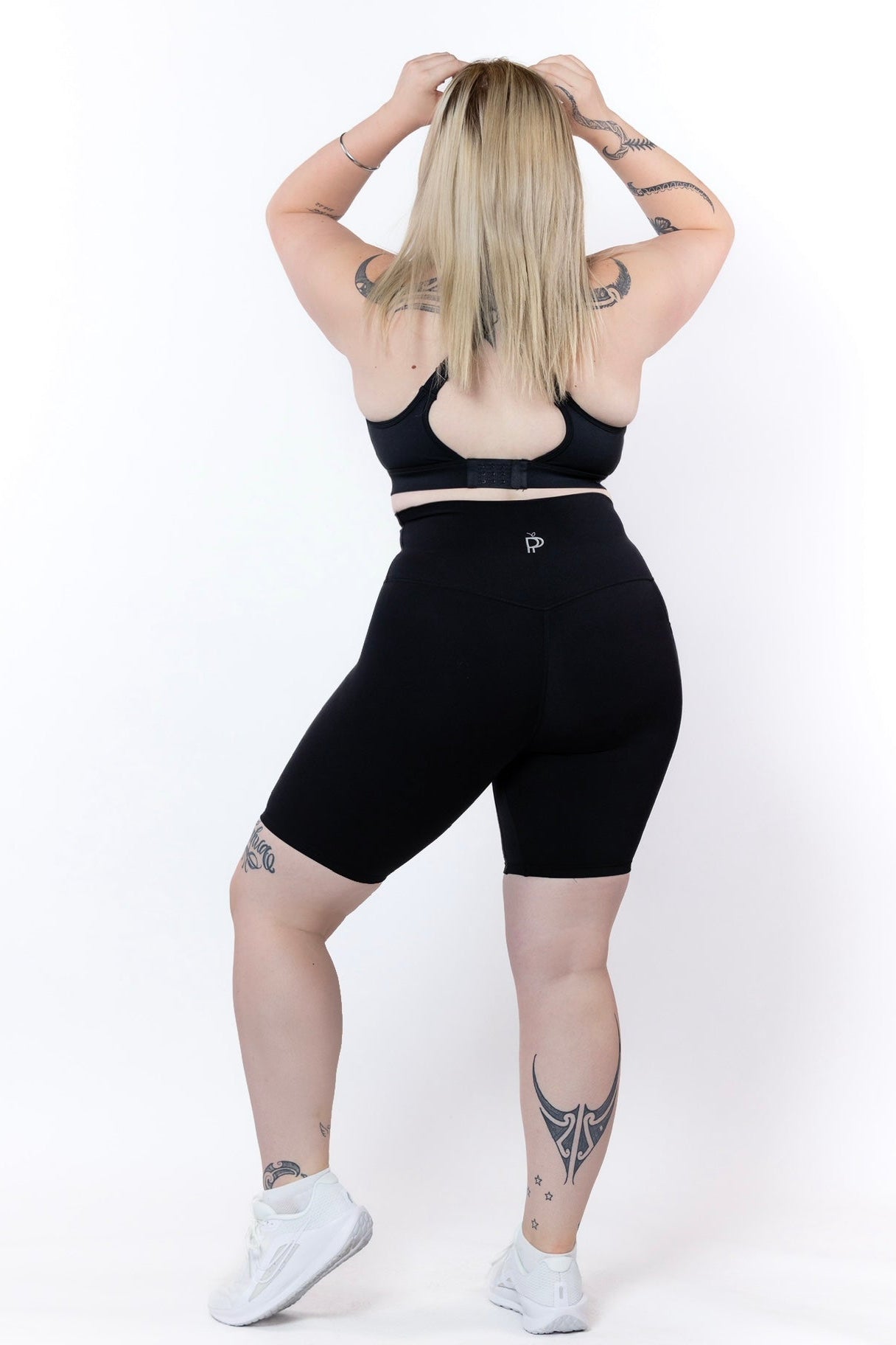 Alexis Locked In 8 Inch Short - Black