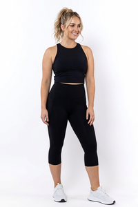 women wearing 3/4 pocket high waist, black tights