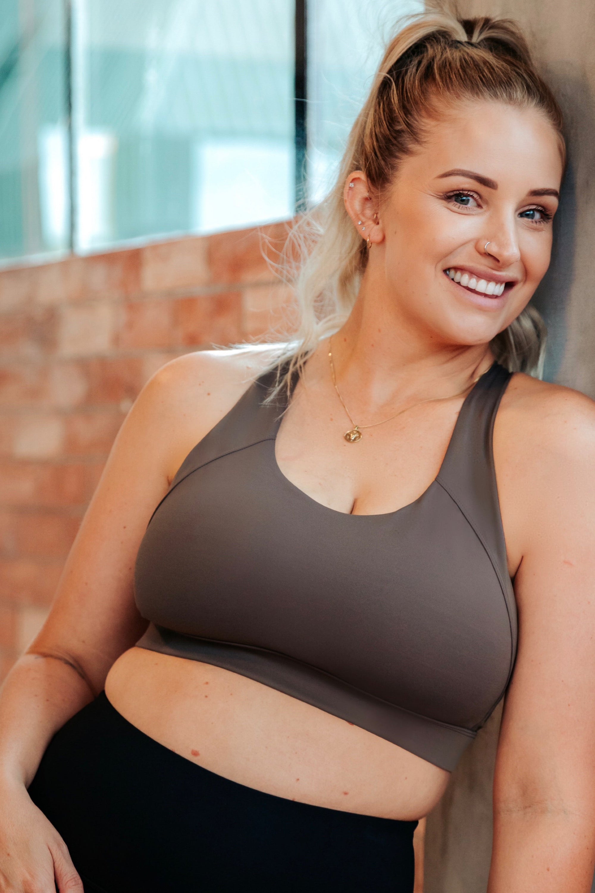 Pull Over Elle Elite Sports Bra - Hazel Green